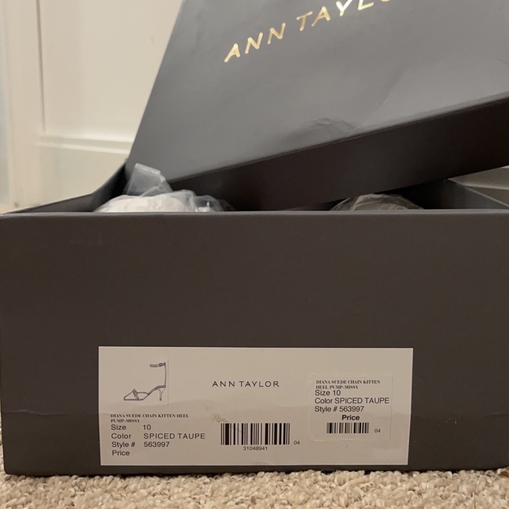 Ann Taylor nude kitten heel pump - Picture 6 of 6
